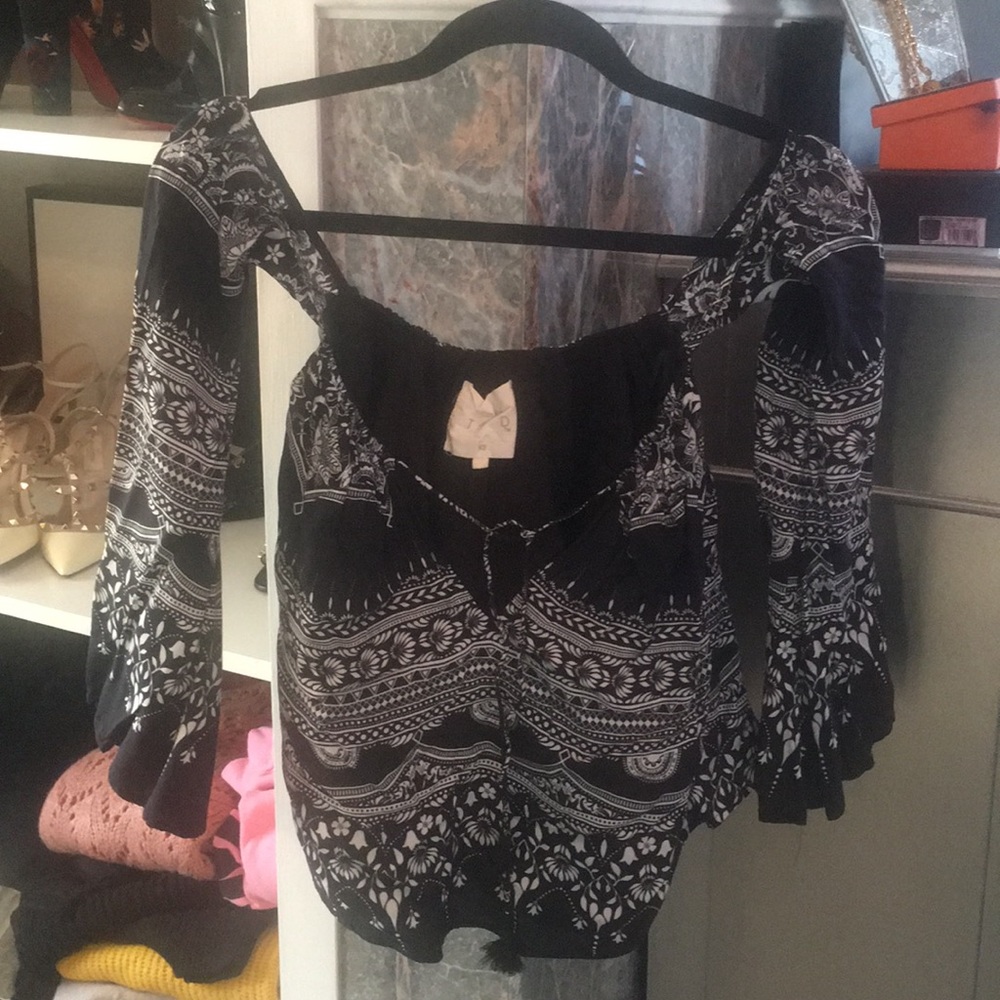 TJD Blk & Wht long sleeve off the shoulder shirt